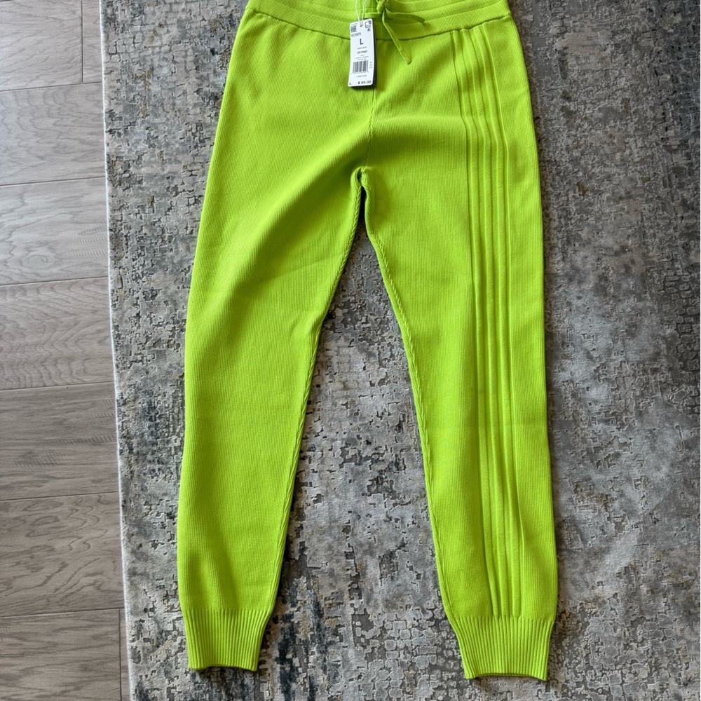 Vibrant Green Turtleneck Knit Set - Picture 7 of 7